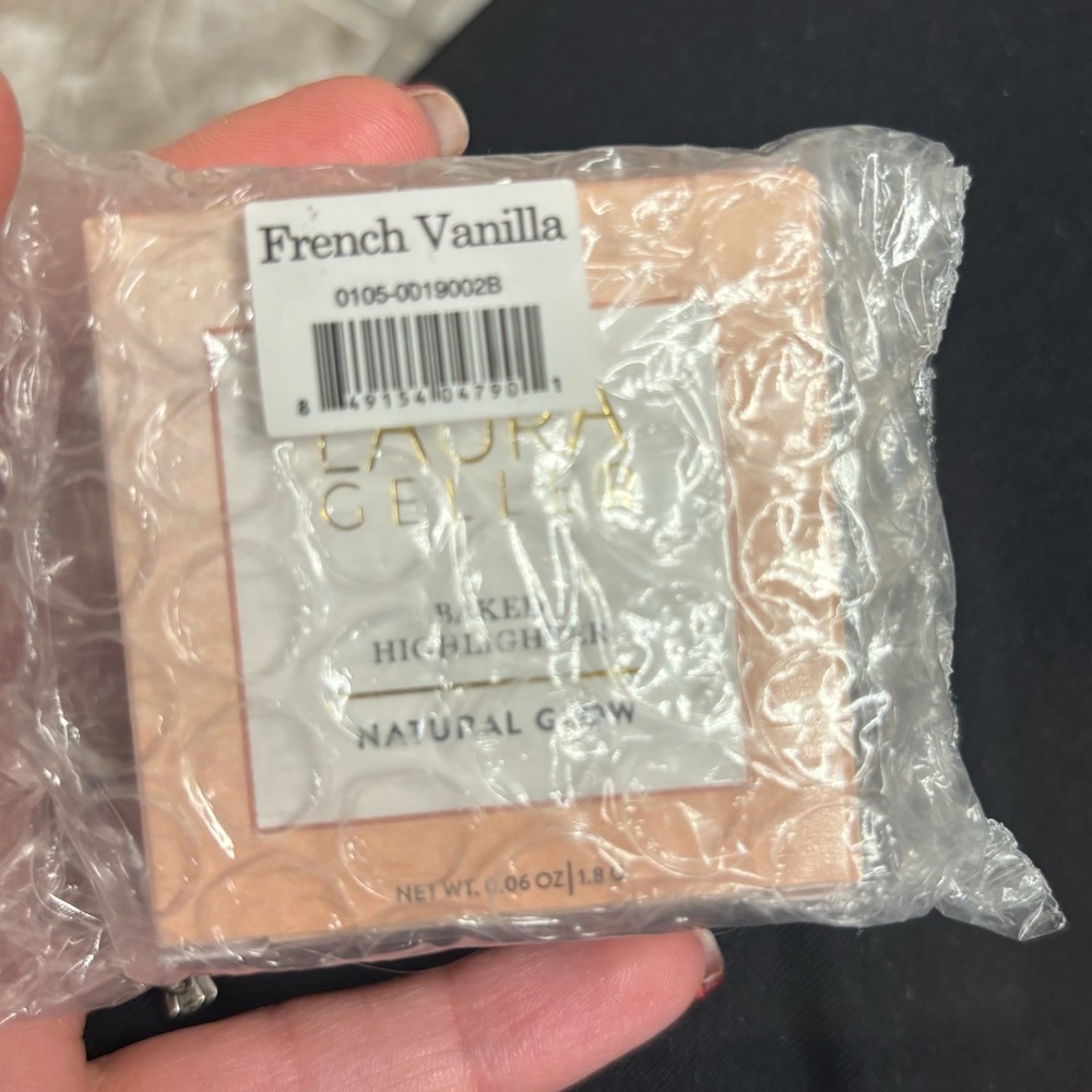 Laura Geller baked highlighter